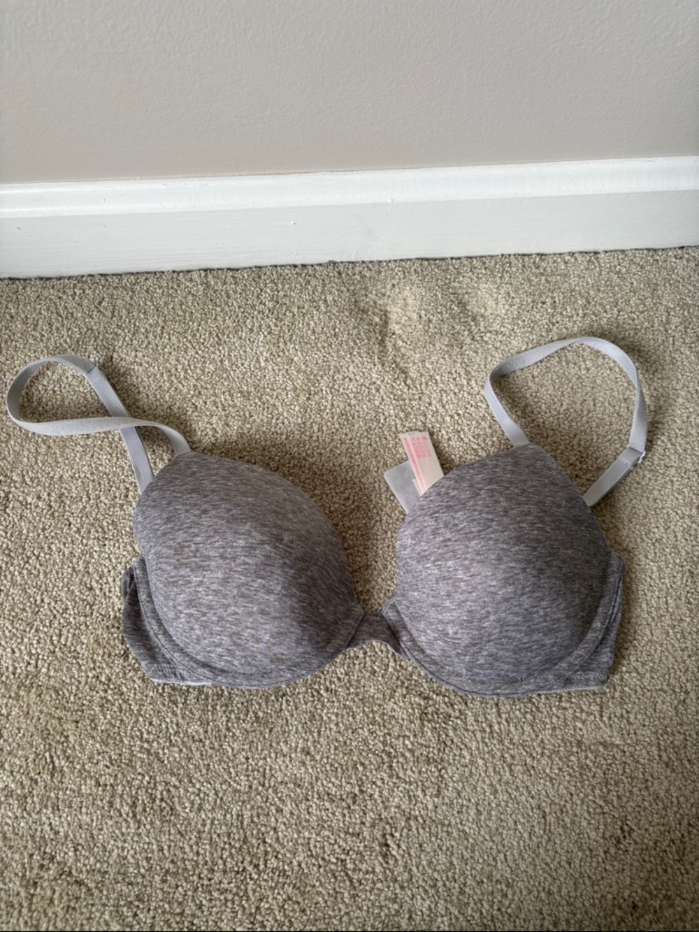 Victoria Secret Pink Wear Everywhere T-Shirt Lightly Lined bra